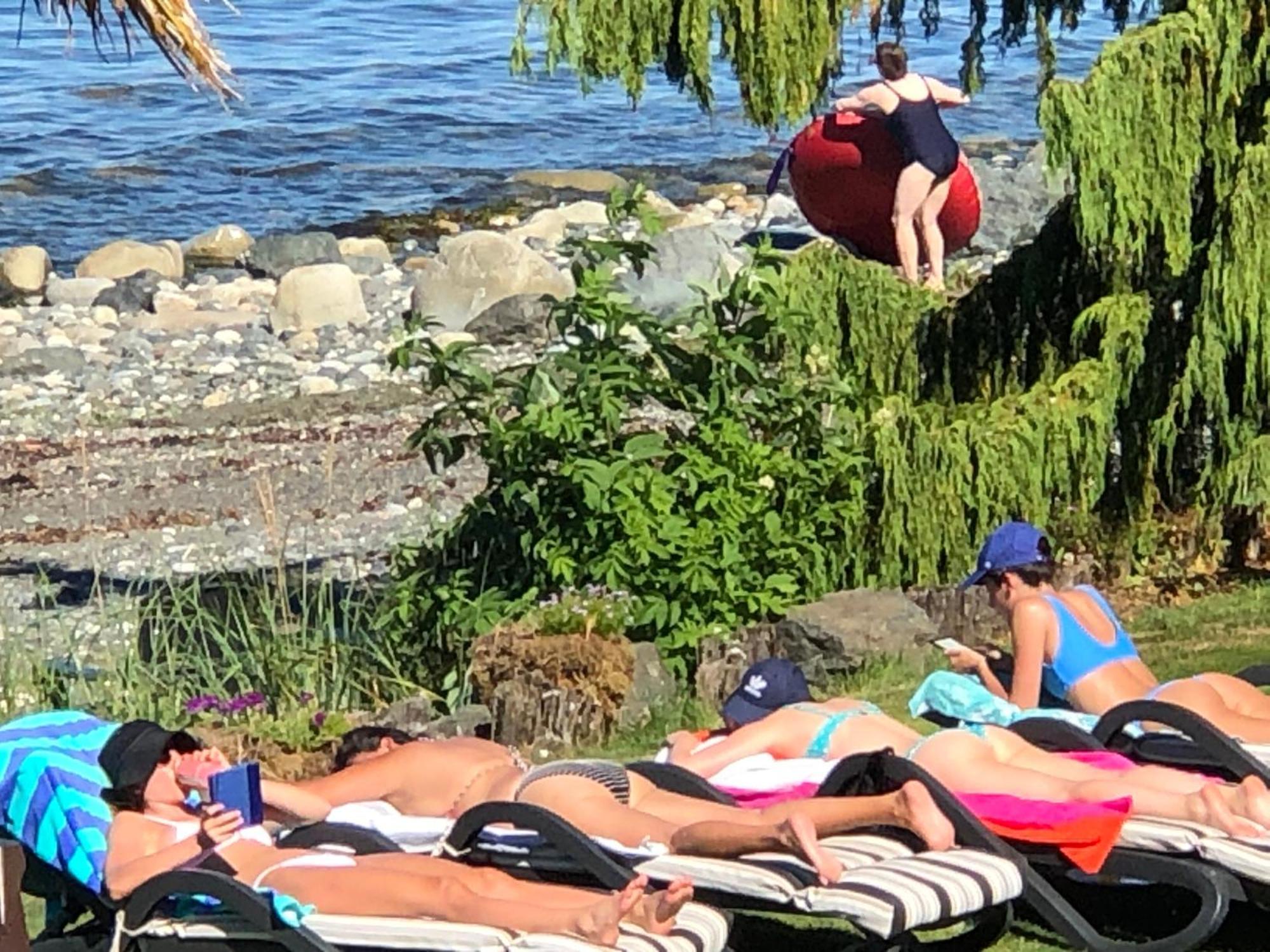 Qualicum Breeze Beach Resort Bowser Экстерьер фото